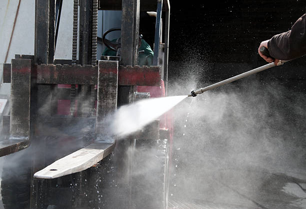 Best Vinyl Siding Pressure Washing in Dayton, MN
